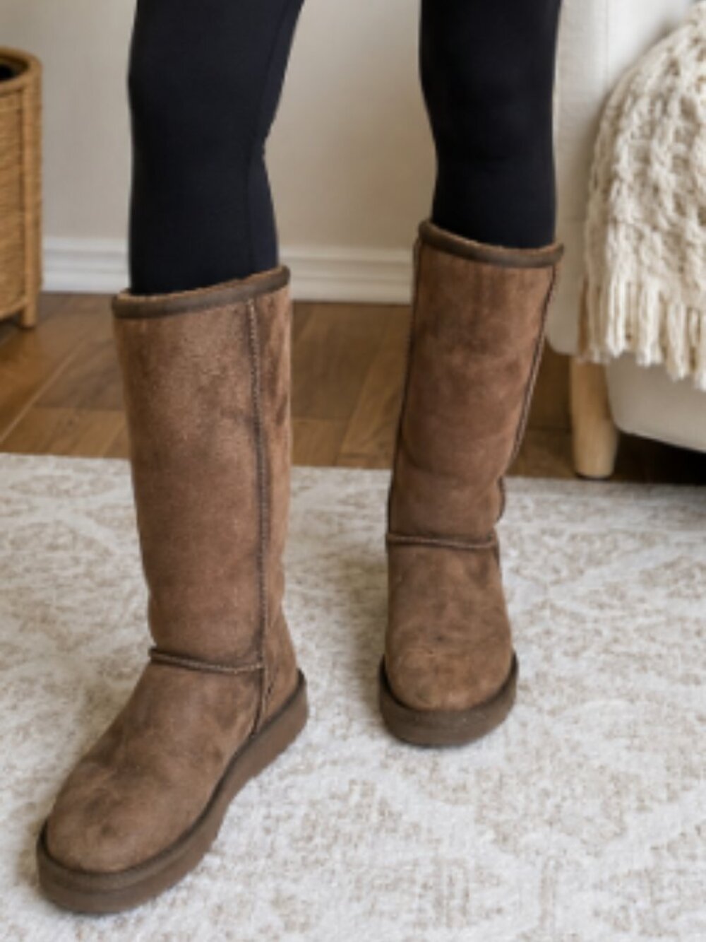 UGG Classic Tall Brown Shearling Lined Boots Women’s Size 7 Suede
